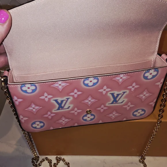 Louis Vuitton Felicie Pochette Valentines Edition New - Picture 14 of 16